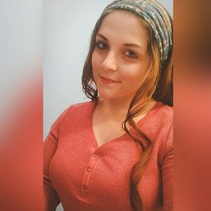 Meet your Posher, Alexis